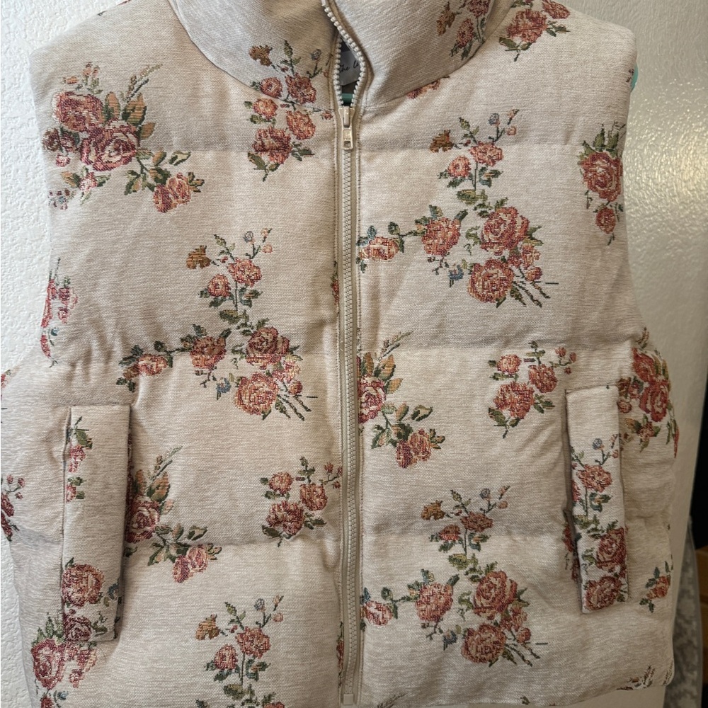 Jacqui E Floral Print Vest - Cream and Pink